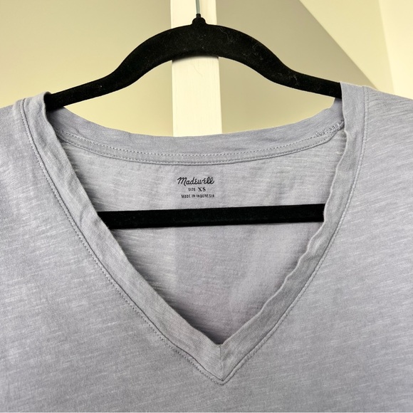 Madewell 100% cotton V-Neck Tee - Picture 2 of 6